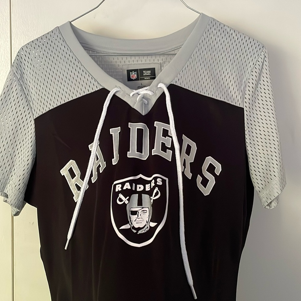 Raider’s NFL Apparel Women’s L